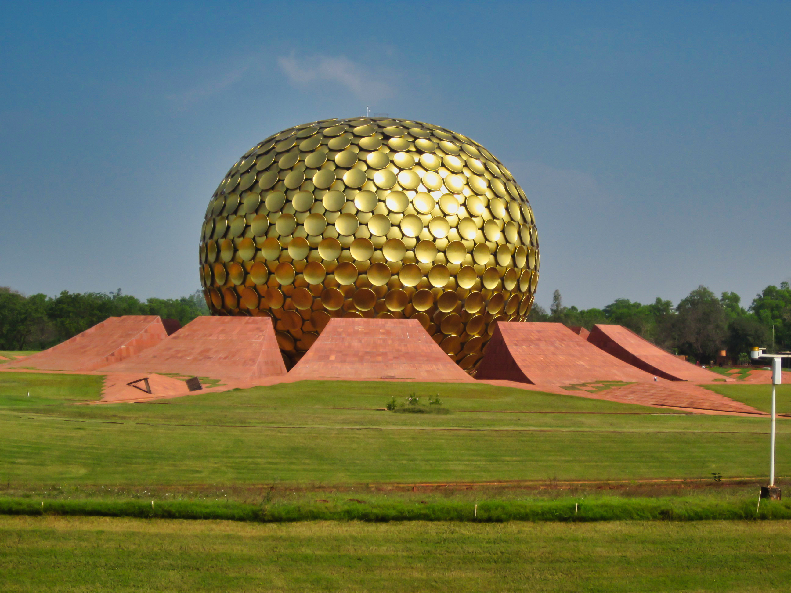 Matrimandir, Auroville